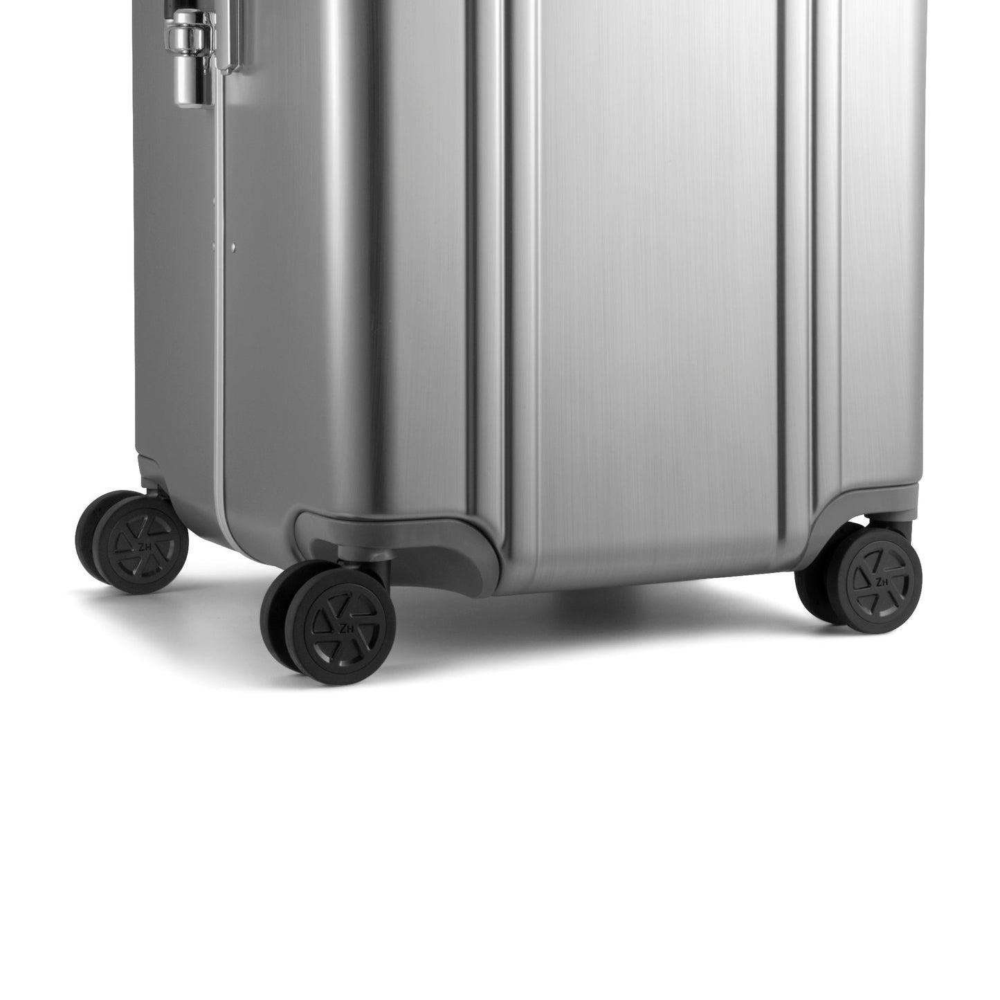 BRUSHED SILVER - Classic Lightweight F Portable Trunk 99L, wheel detail