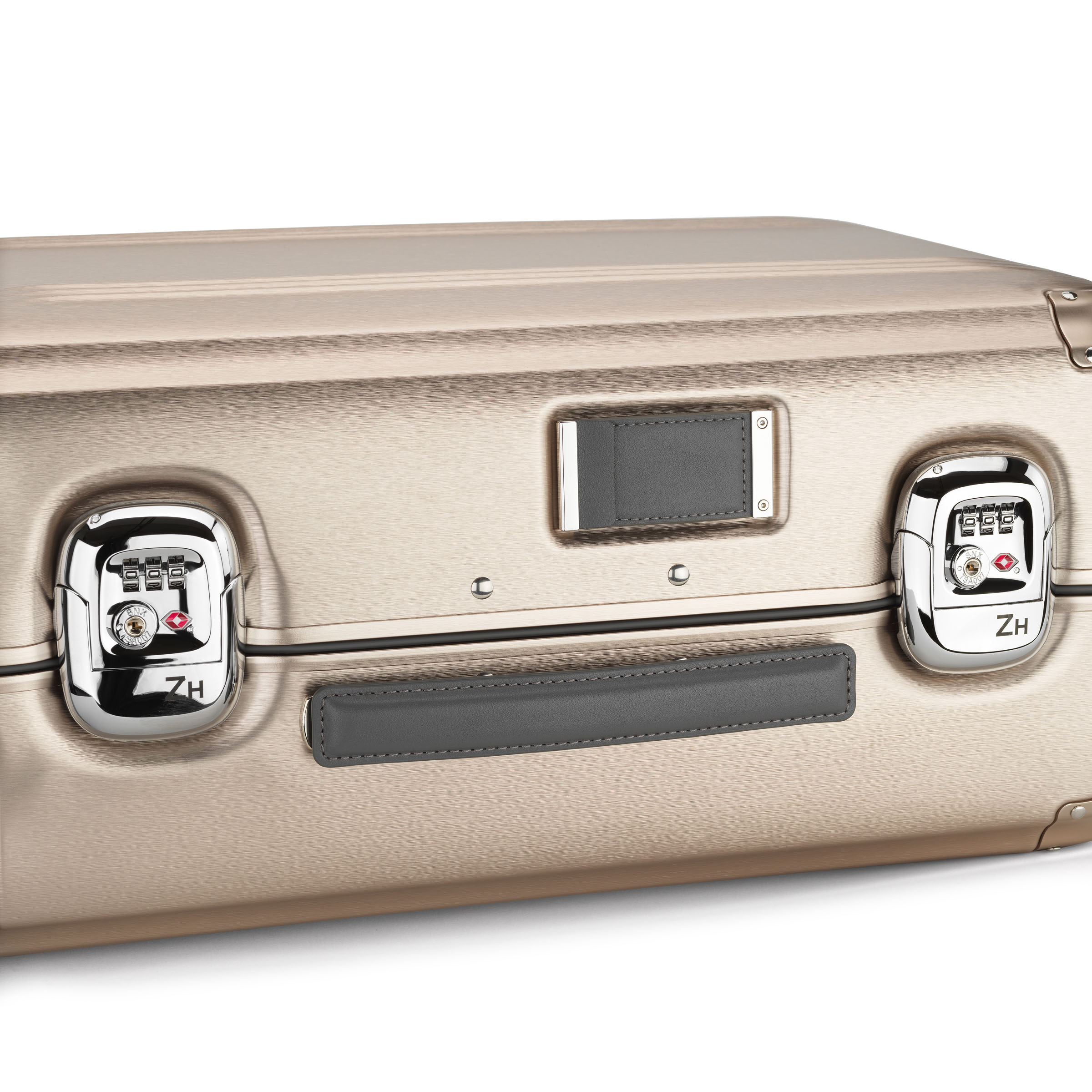 Pursuit Aluminum International Carry On Case Zero Halliburton Pursuit Aluminum International Carry On Case Zero Halliburton