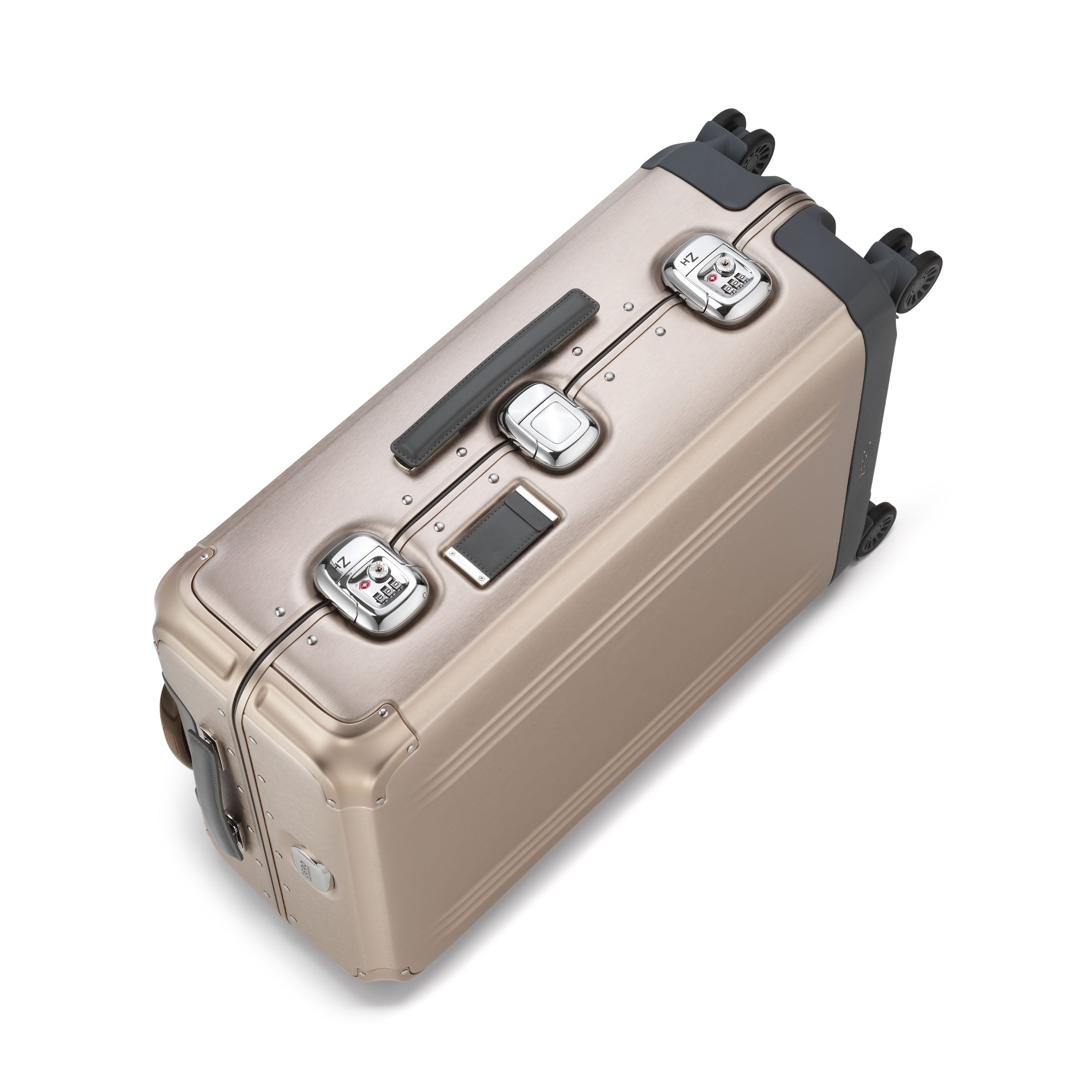 Pursuit Aluminum Medium Travel Case Zero Halliburton Pursuit Aluminum Medium Travel Case Zero Halliburton
